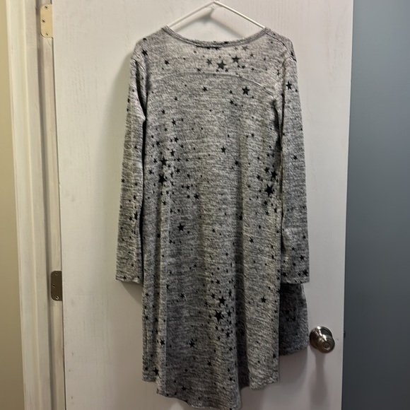 Hawthorne Cardigan. SZ small. Heather Gray with Black Stars. Pockets on front - Picture 6 of 8